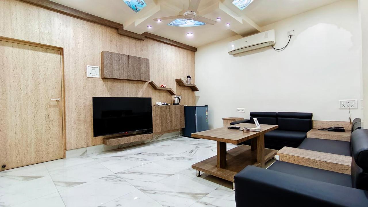 Hotel Samrat Baharampur Exterior photo